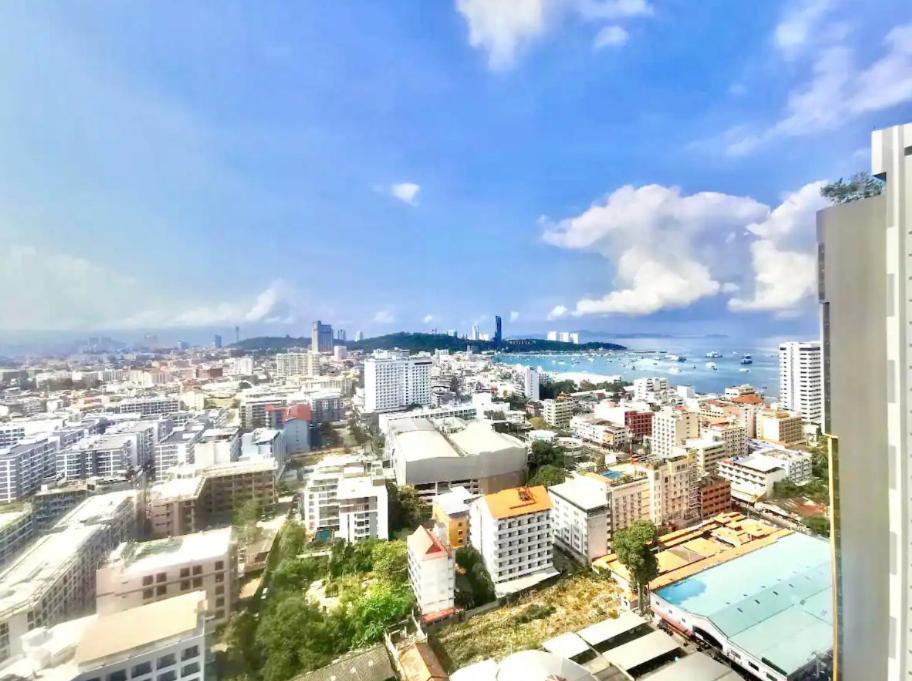 The Base Central Pattaya Quiet King-Bed With Infinity Pool & Free Netflix! Exterior foto