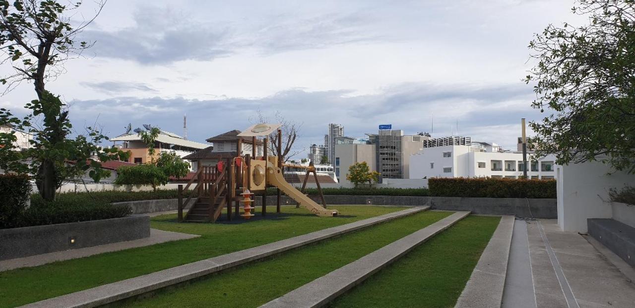 The Base Central Pattaya Quiet King-Bed With Infinity Pool & Free Netflix! Exterior foto