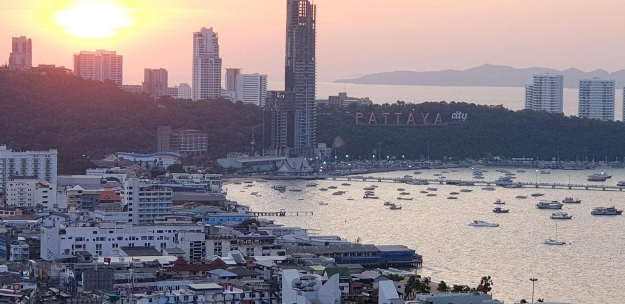 The Base Central Pattaya Quiet King-Bed With Infinity Pool & Free Netflix! Exterior foto
